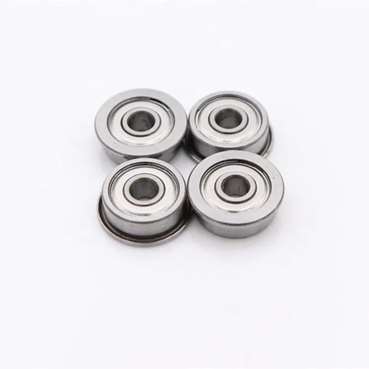 Op maat gemaakte chroomstaal GCR15 2Z ZZ afdichtingen type flenslagers voor industriële machines